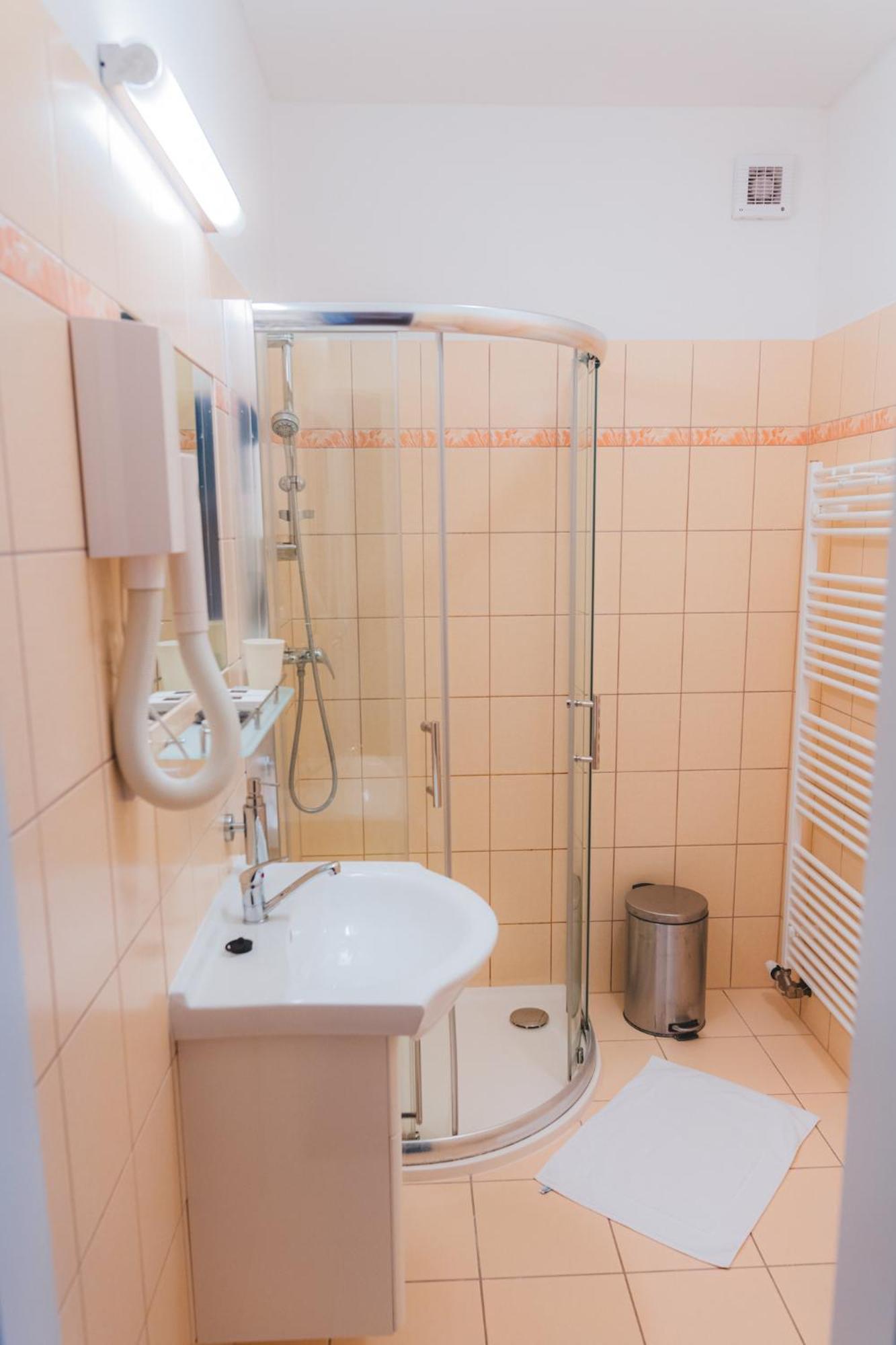 Kavárna a penzion REICHL Králíky Exteriér fotografie