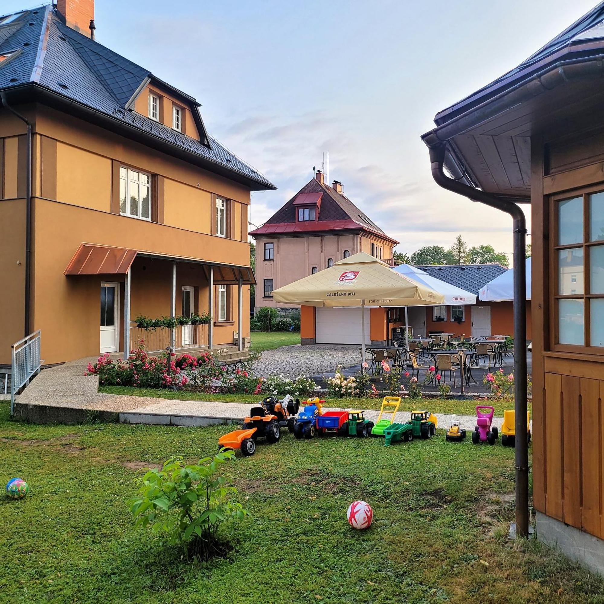 Kavárna a penzion REICHL Králíky Exteriér fotografie